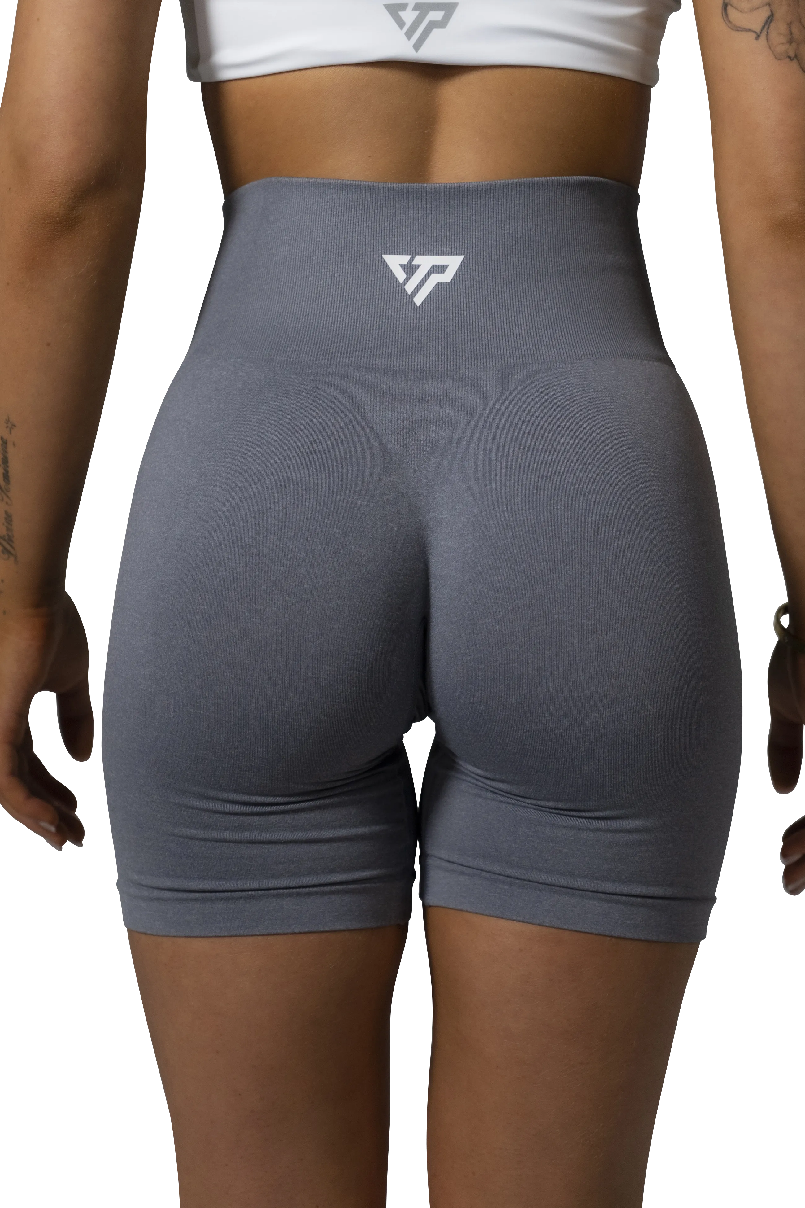 ACTIVE SEAMLESS SHORTS - LIGHT GREY