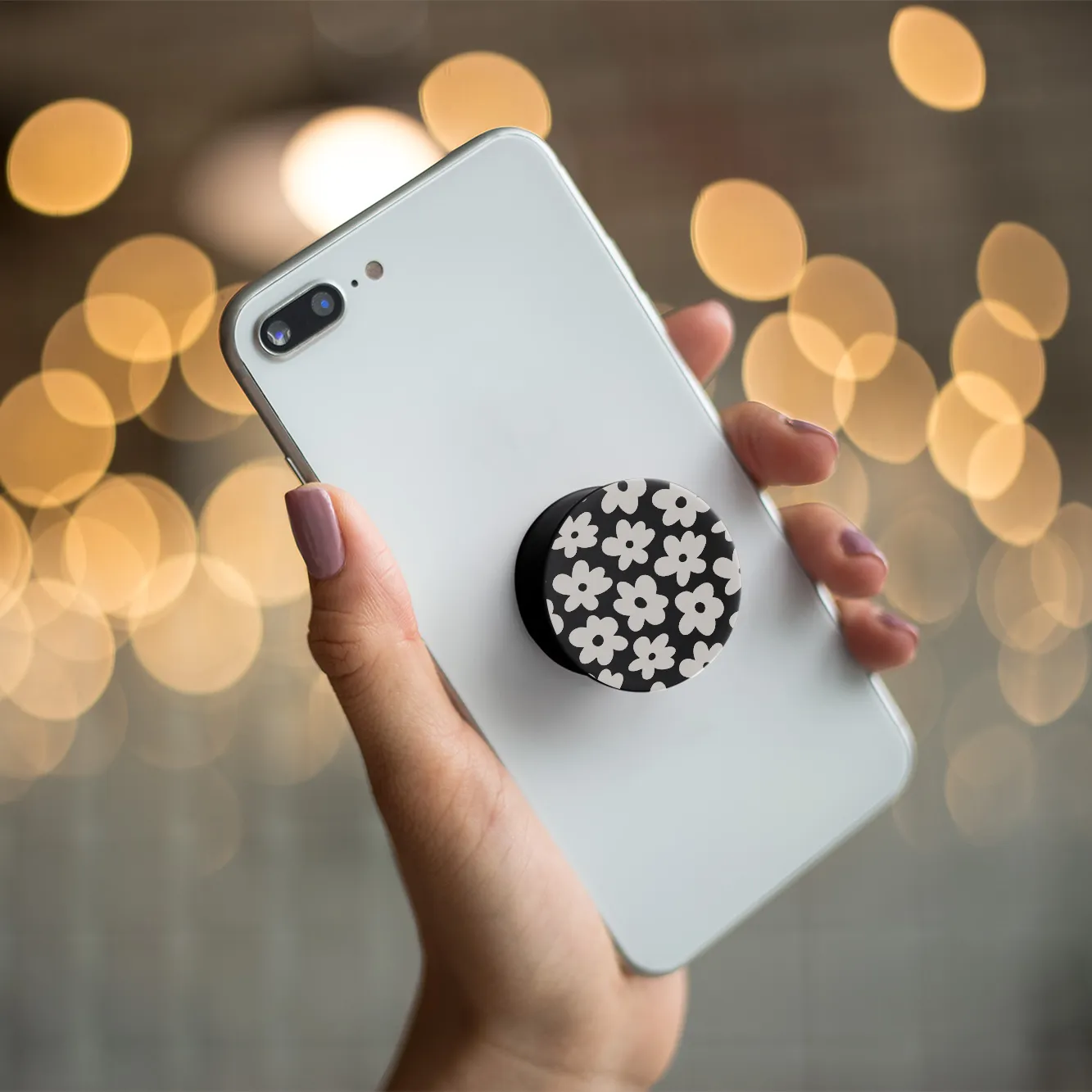 Black & White Floral Phone Grip