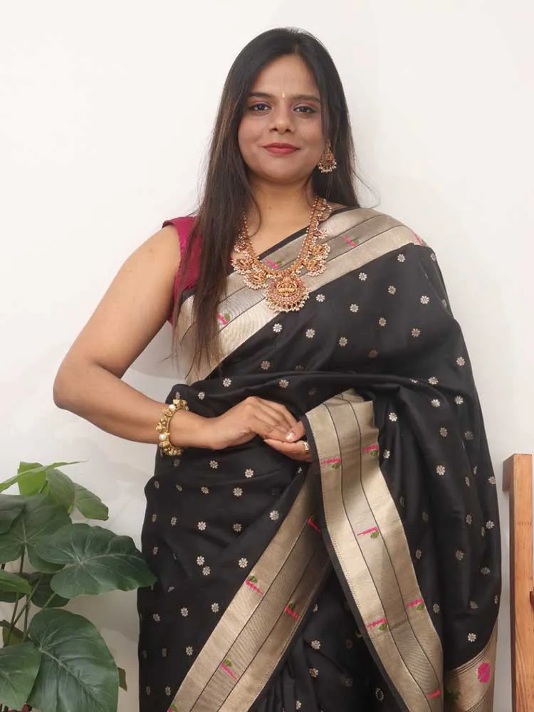 Black Paithani Silk Bird And Flower Design Muniya Border Saree