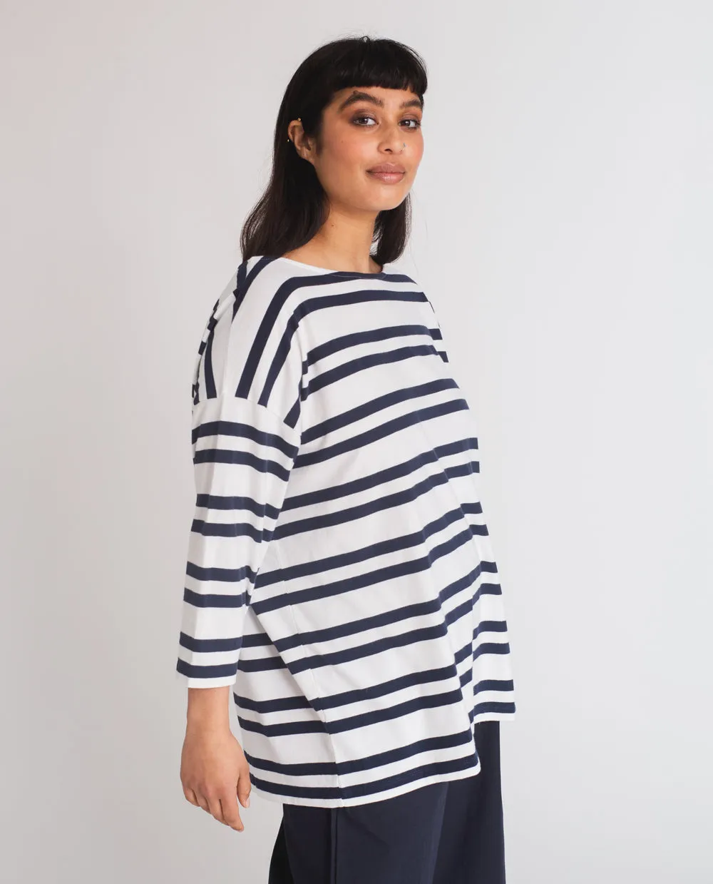 Mafalda-Sue Organic Cotton Top In Off White & Navy