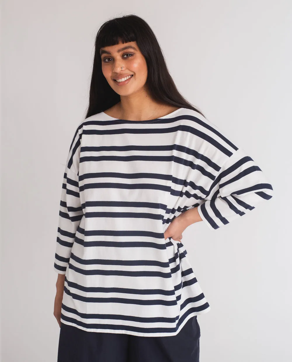 Mafalda-Sue Organic Cotton Top In Off White & Navy